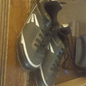 Easton kids baseball shoes